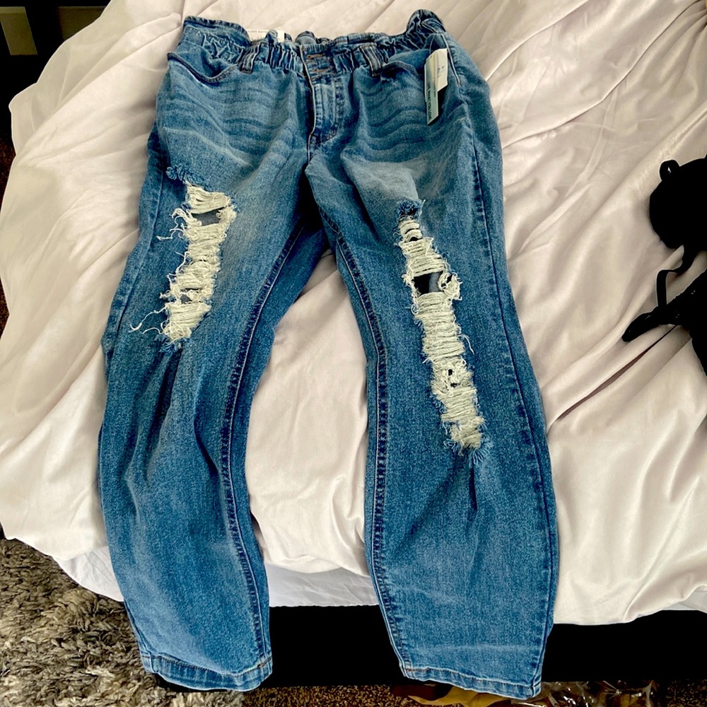 hi-rise boyfriend jeans 14w new with tags ripped jeans cute never worn